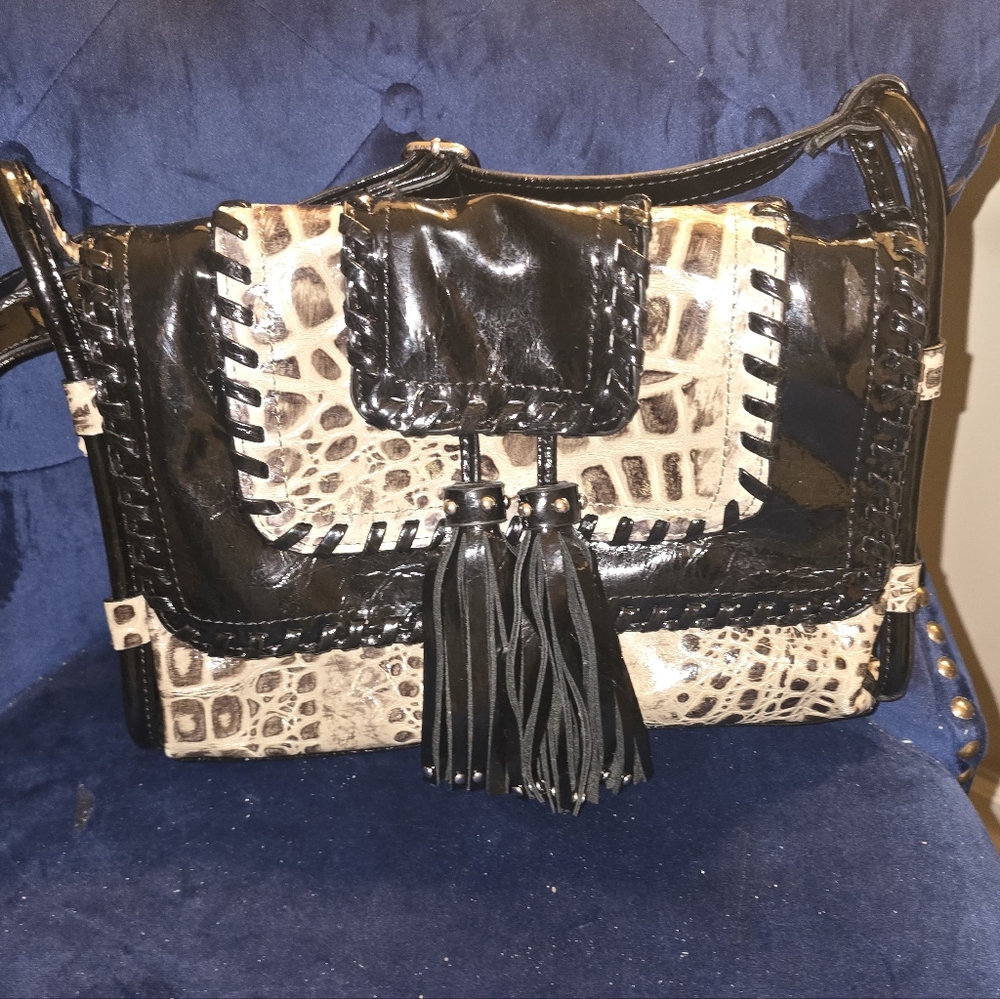 Elegant Black and Tan Women's Bag